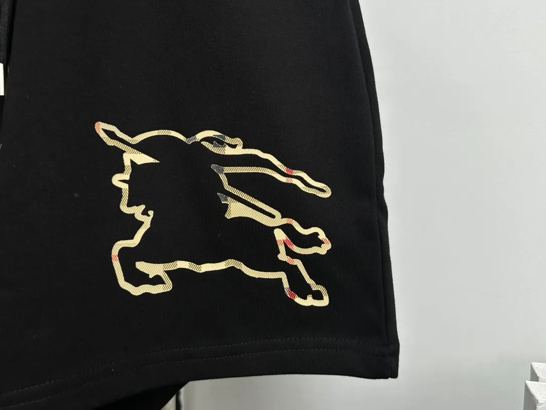【BURBERRY】 Classic ， ， ， 、 、 、1:1 。 ， Same Style ：Black Sizes：M-XXL